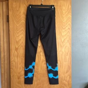 LA Society active wear Whiter size medium nwot